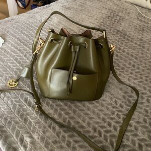 Michael Kors Crossbody/Bucket Purse, Hardware in great shape, and feet on bottom